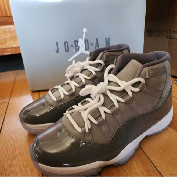 Air Jordan 11 Retro 'Cool Grey' 2021 Size 10 ct8012 005 - Picture 16 of 16